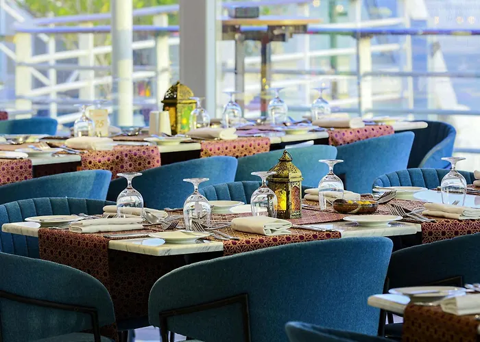 Queen Elizabeth 2 Hotel