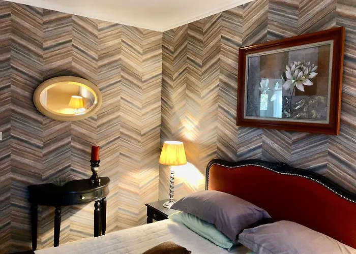 Maison de vacances: L'enclos Des Lys, Villa Raffinée Proche de la Mer, Linge Inclus