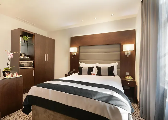 Park Grand Paddington Court