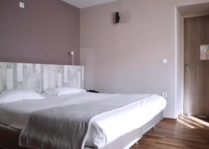 Brit Hotel Le Surcouf