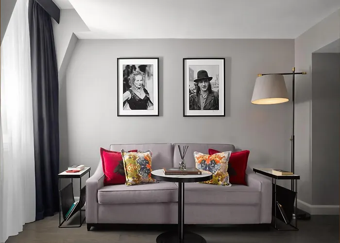 Hotel suites Trafalgar St James London Curio Collection By Hilton
