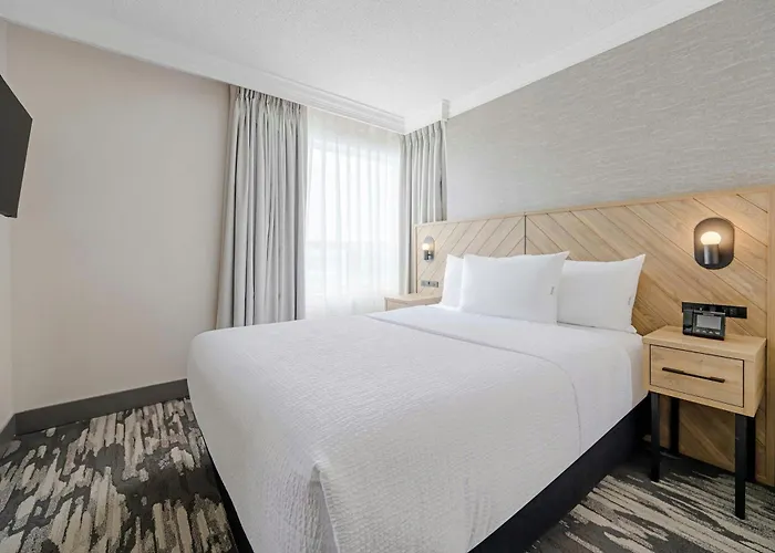 Sandman Signature Mississauga
