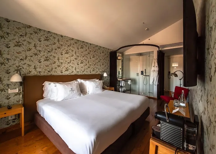 Lisboa Carmo Hotel