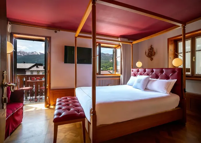 Resort: Ambra Cortina Luxury&Fashion Hotel