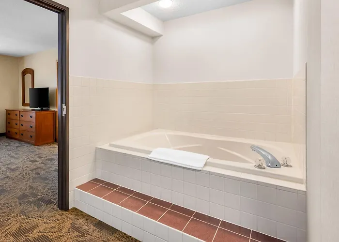 Central hotel: Quality Inn Ironwood