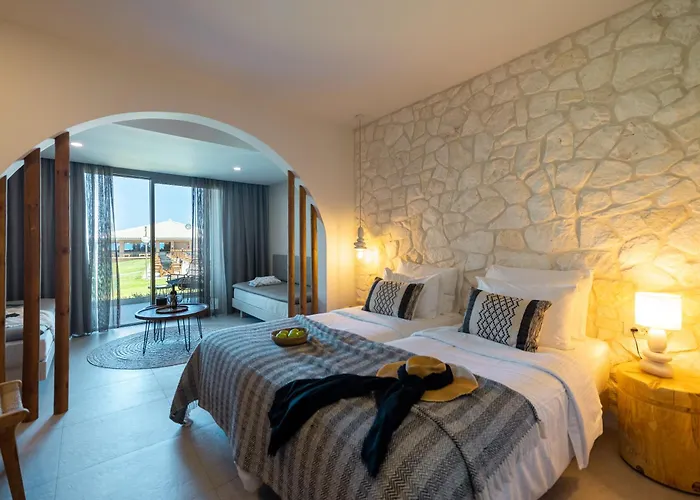 Hotel sulla spiaggia: Eliros Mare Beachfront Poem Hotel