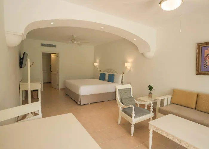 Iberostar Waves