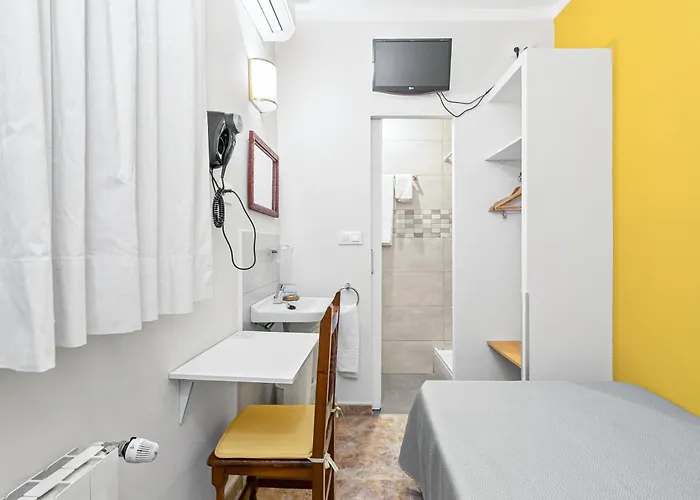 Hostal Santa Ana
