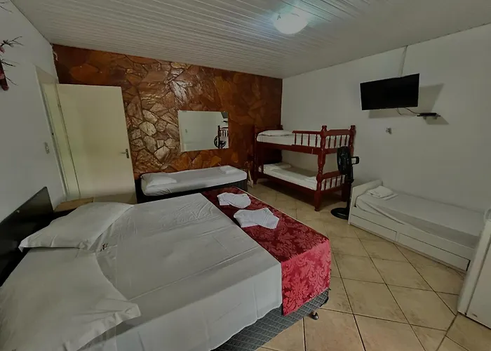 Hotel com piscina: Pousada Pé da Serra