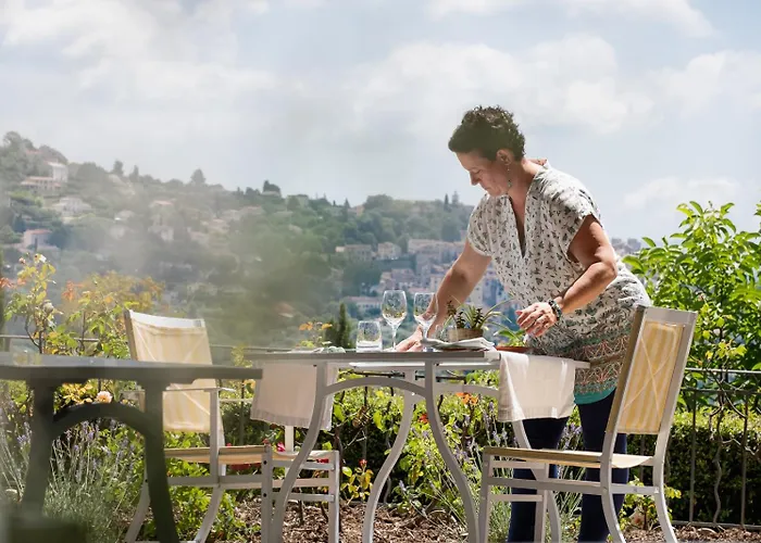 Hotel pres du College: Les chambres du Restaurant le Castellaras