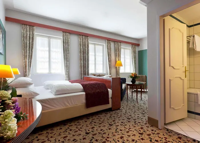 Luxury hotel only: Mercure Grand Hotel Biedermeier Wien