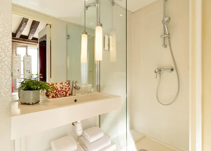 Hotel Des Deux Continents