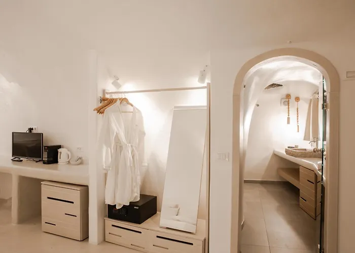 Athina Luxury Suites Firá