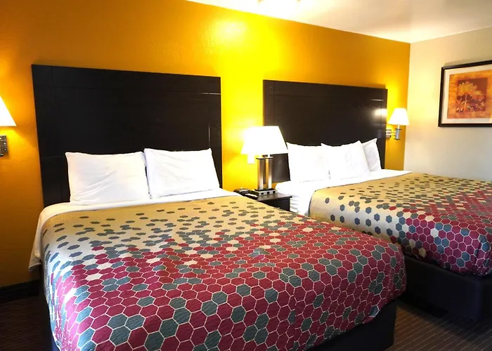 Pet Friendly hotel: Rodeway Inn Flagstaff-Downtown