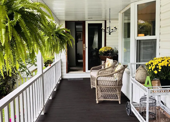 3 star hotels Finlay House Bed And Breakfast Niagara-On-The-Lake