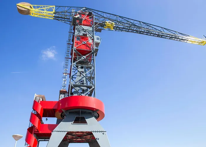  Crane Faralda