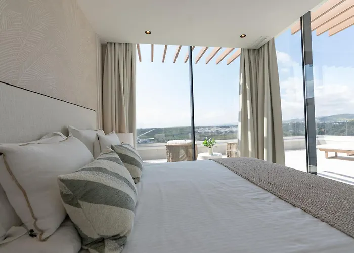 Lodge: Estepona Holiday Hills