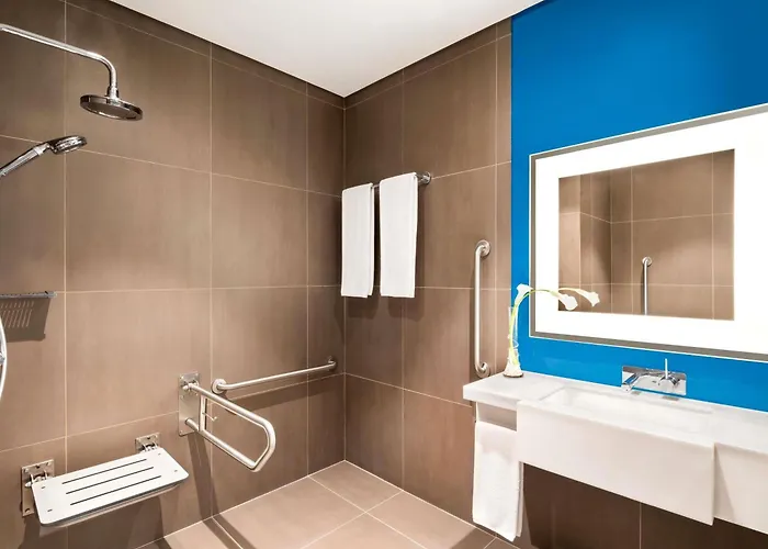 Hotel 4 estrelas: Novotel Bur Dubai - Healthcare City