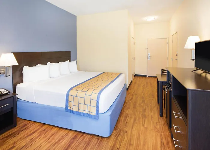 Days Inn By Wyndham Macon I-75 North