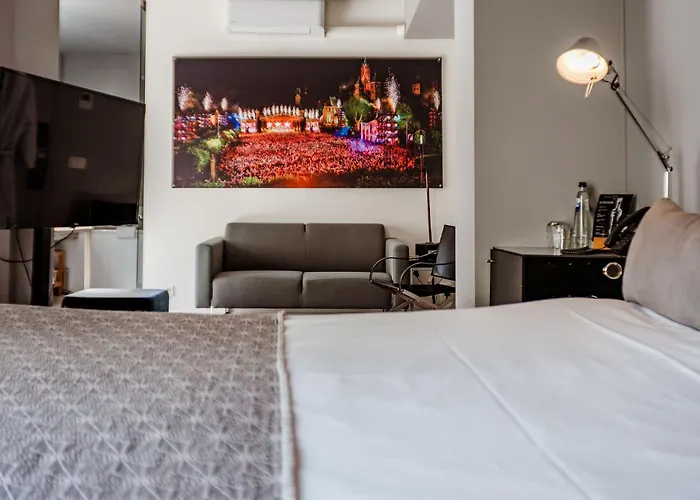 Hotel met zwembad: Hotel Derlon