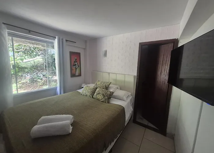 Alojamento com o café da manhã Apenas: Namorada Brava Guest House