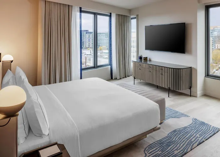 The Morrow Washington Dc, Curio Collection By Hilton