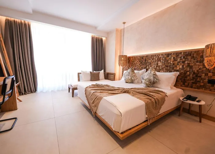 Hotel con piscina: Lost Seaside Hotel
