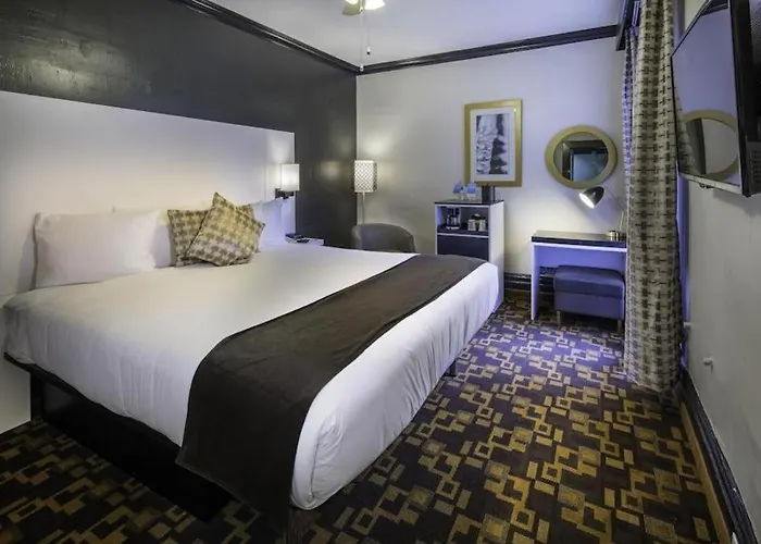 Cheap hotel: Adante Hotel, A C-Two Hotel