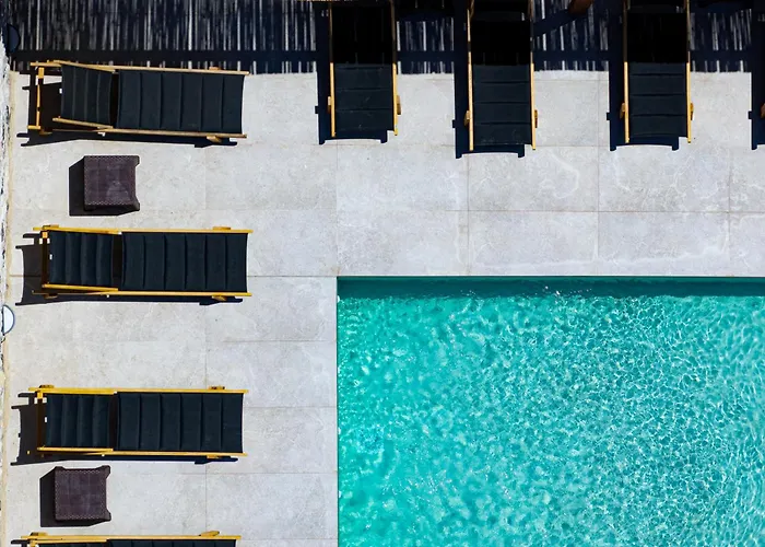 Birds Villa Apartments With Heated Pool - Including Car And Breakfast Períssa