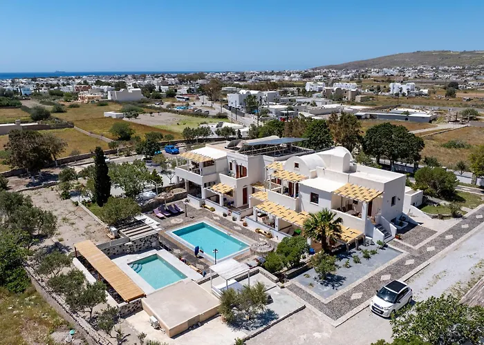 Birds Villa Apartments With Heated Pool - Including Car And Breakfast
