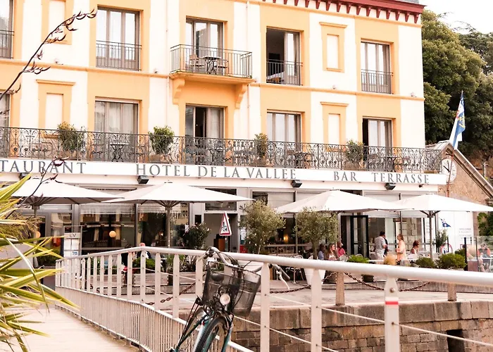 Pets Allowed Hotel De La Vallee