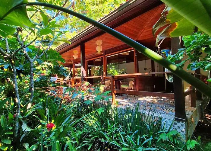 Aratinga Inn