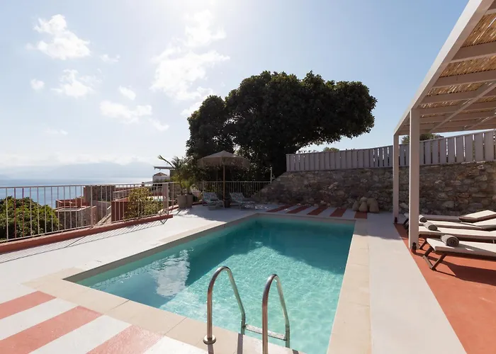 Villa: Pleiades Luxurious Villas