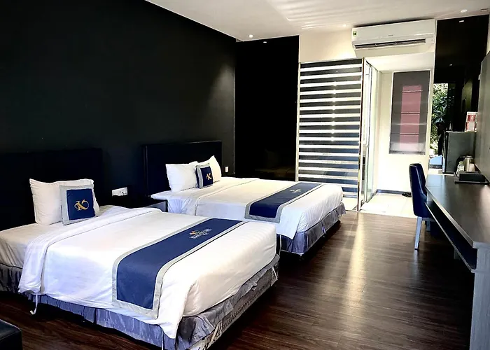Hotel with view: Beachfront Hotel
