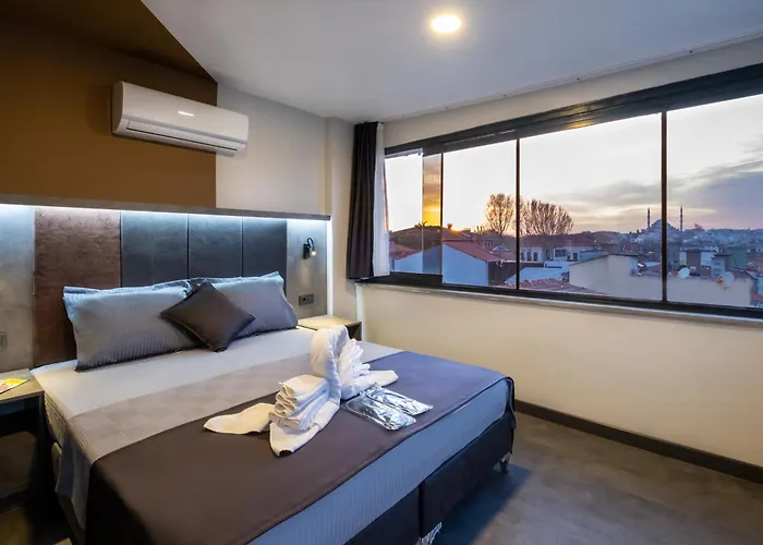 Hotel: The Queen Hotel