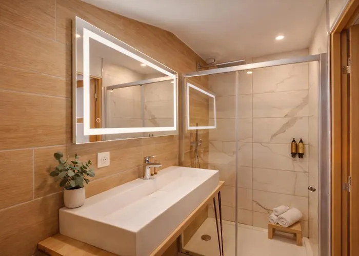 Une Chambre En Ville