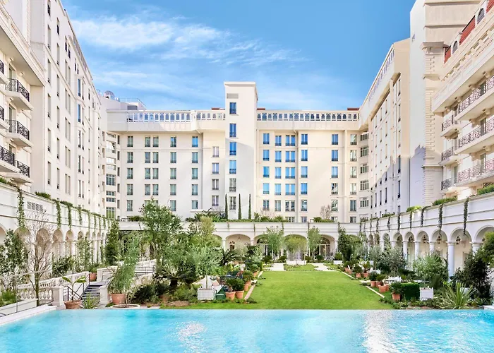 Resort: Carlton Cannes, A Regent Hotel