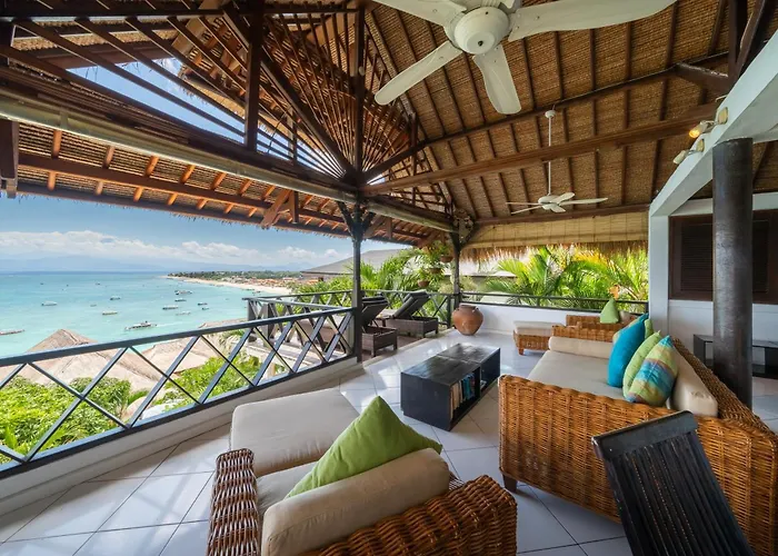 Villa with pool Atas Lembongan