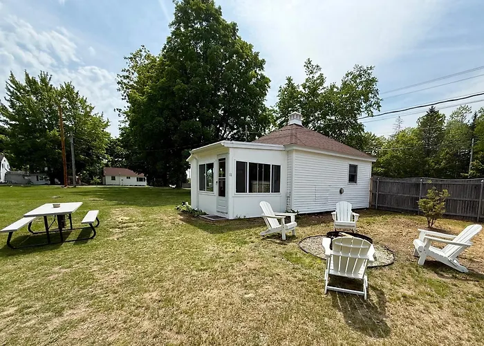 Eden Village Motel And Cottages