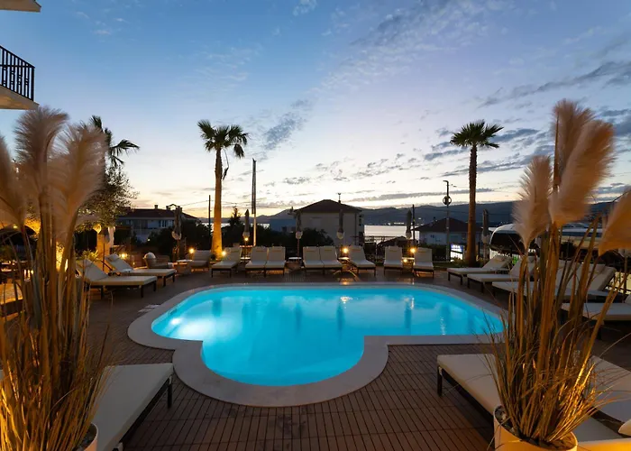  Vagabundo - Newly Renovated, 100M From Beach, Pool & Breakfast