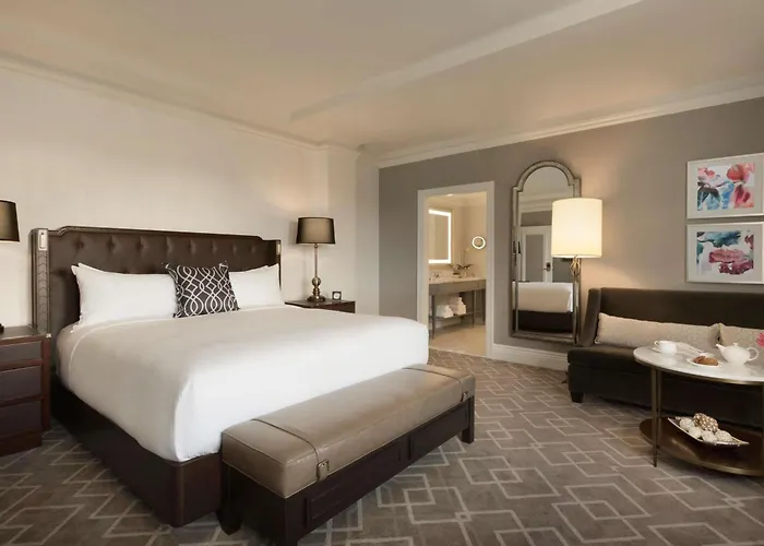 Fairmont Hotel Macdonald