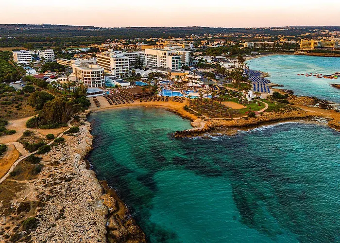 Resorts Guide Adams Beach & Spa (Adults Only)