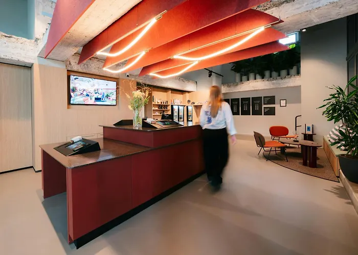  Social Hub