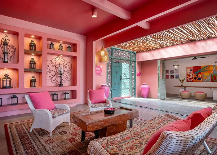 3 star hotels Pinkcoco Gili Trawangan - Constant Surprises - For Cool Adults Only