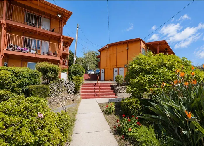 Carquinez Inn