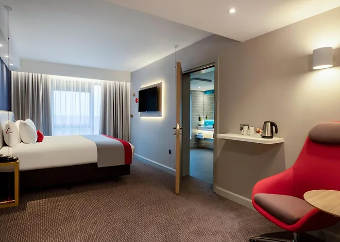 Holiday Inn Express Cambridge West - Cambourne By Ihg