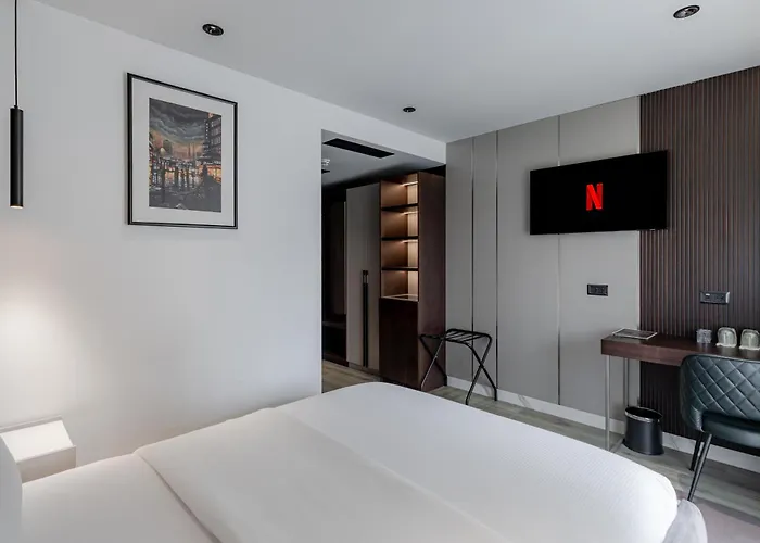 In Luxury hotels Emery