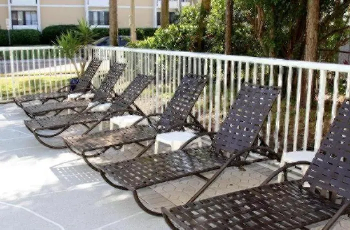 Chart House Suites And Marina
