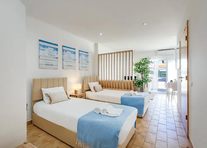 Solar Do Castelo Villa With Pool & Private Studio