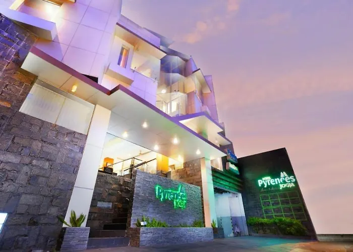 Pyrenees Malioboro Hotel